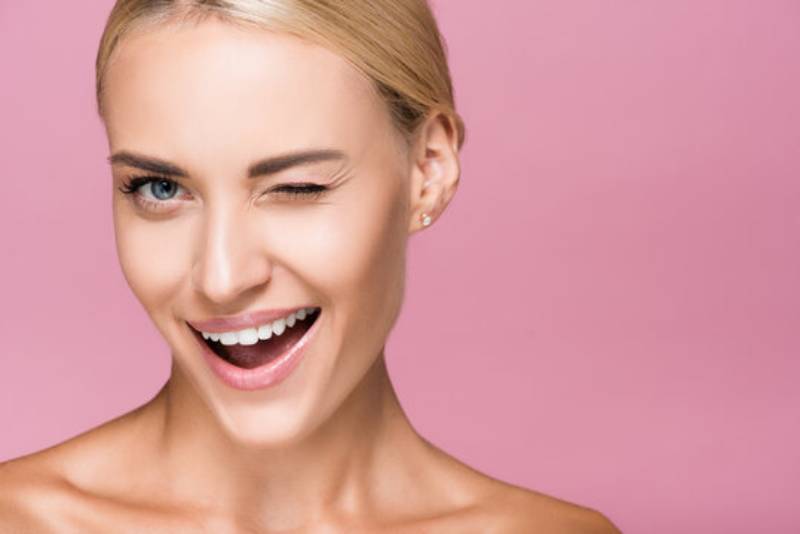 Nháy mắt trái nữ là dấu hiệu từ phong thủy
